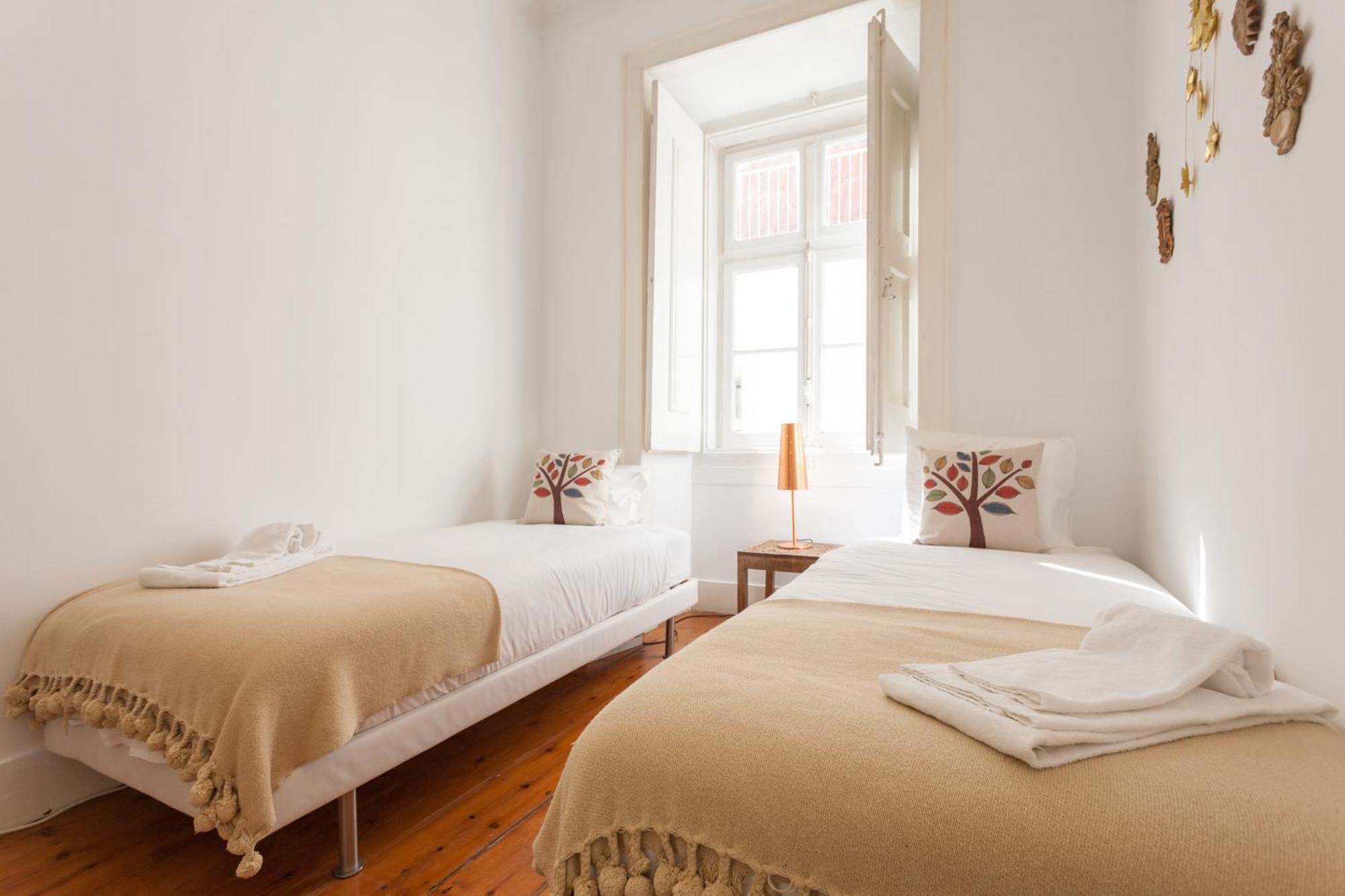 Tejo Vintage Three-Bedroom Apartment - By Lu Holidays Lisboa Eksteriør bilde