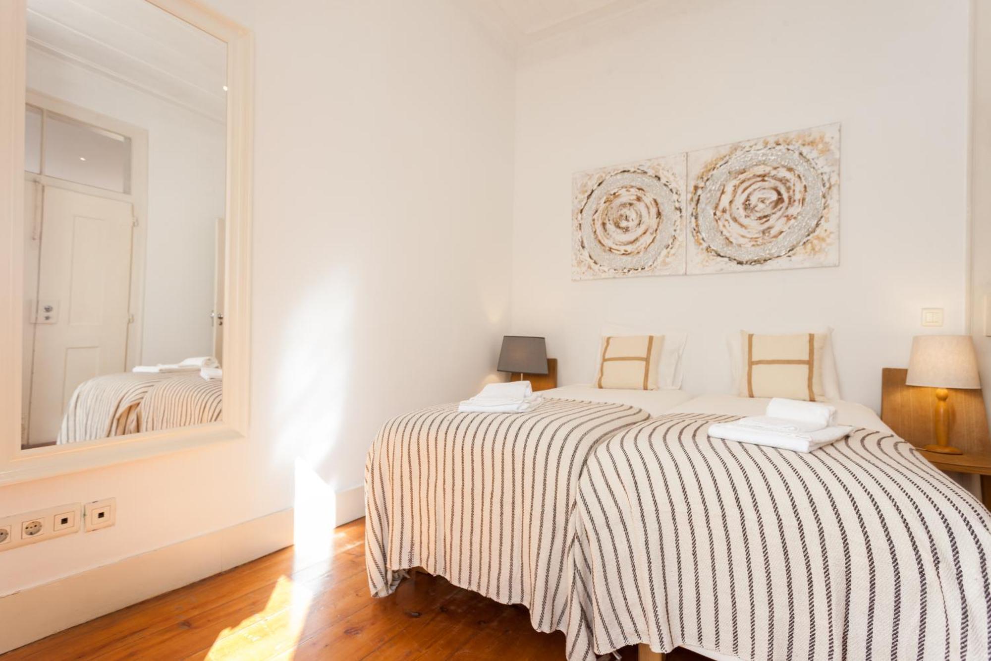 Tejo Vintage Three-Bedroom Apartment - By Lu Holidays Lisboa Eksteriør bilde